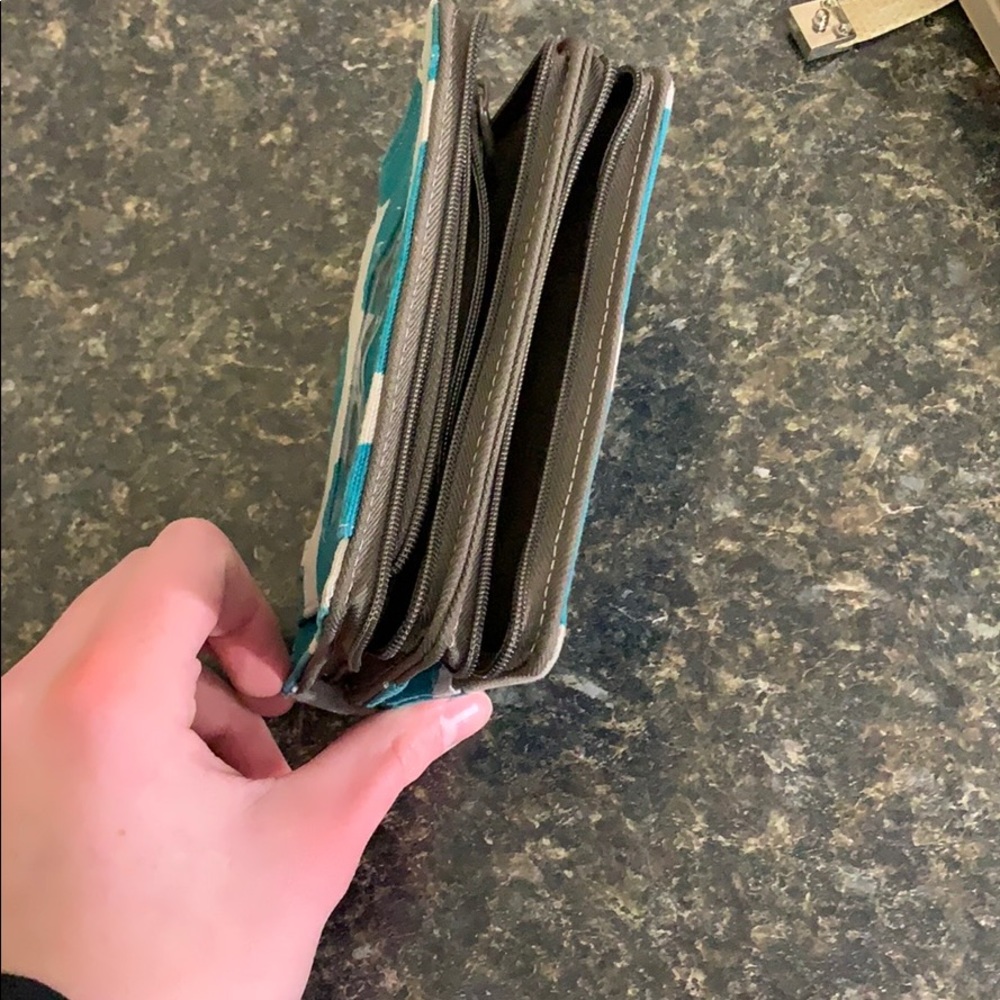 Thirty-One Wallet - Picture 3 of 3